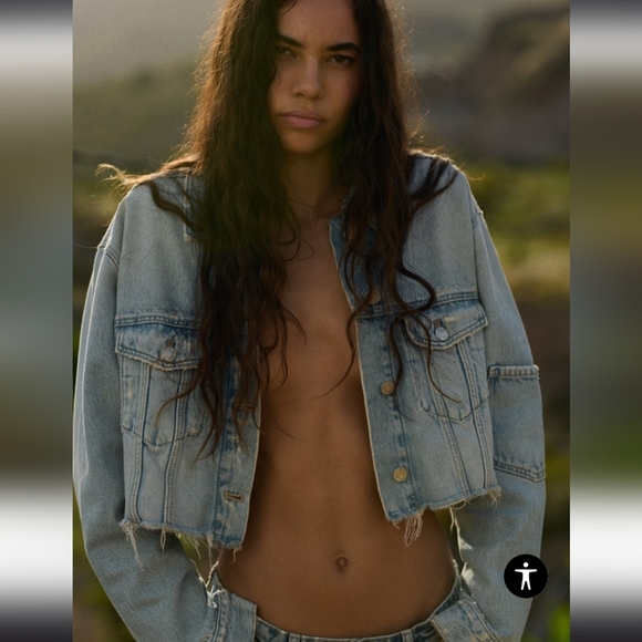 Cropped Jean Jacket - Picture 4 of 4